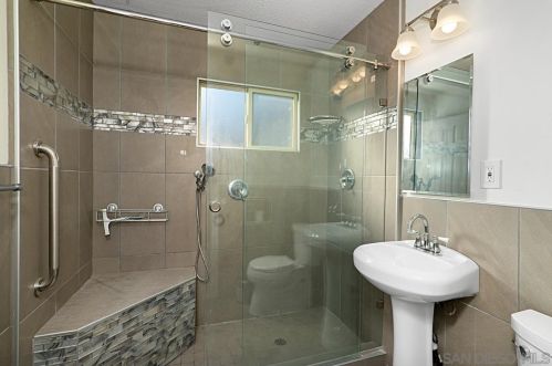 954 Ednabelle Ct, El Cajon, CA 92021-6123