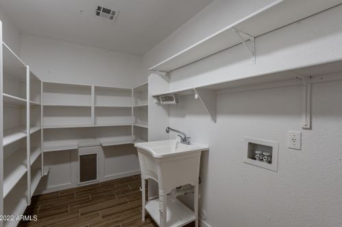 21223 30 Ave, Phoenix AZ 85041-9303 exterior