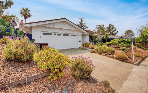 8184 Hansom Dr, Oakland, CA 94605-4211