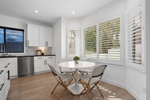 3213 Pine Ave, Manhattan Beach CA  90266-3615 exterior