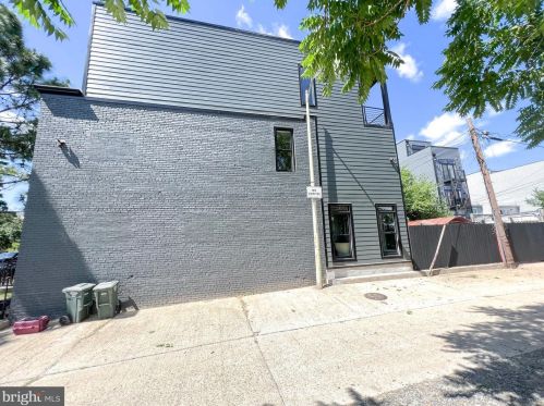 1010 15th St, Washington DC  20003-3213 exterior