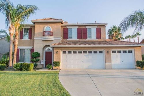 9805 Balvanera Ave, Bakersfield, CA 93312-5301