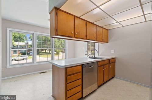 6501 Carrsbrook Ct, Springfield VA 22150-1311 exterior