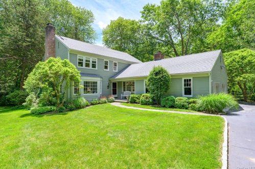 34 Fox Run Rd, Scotts Corners, NY 10576-1726