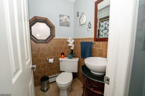 83 Voit Ave, Lincoln Park NJ  07035-1039 exterior