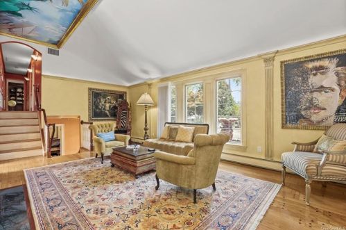 471 Bonnie Ct, Yorktown Hgts NY  10598-2001 exterior