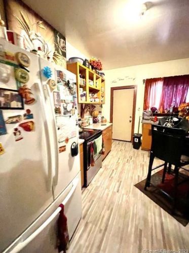 28 Wall St, Waterbury, CT 06705-1131
