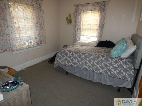 109 Tompkins Ave, South Plainfield NJ  07080-3042 exterior