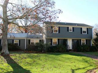 27 Kubla Ct, Portsmouth, RI 02871-3404