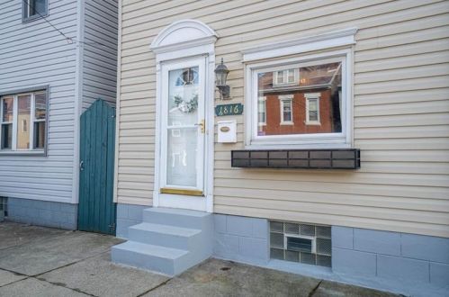 1816 Jane St, Pittsburgh, PA 15203-1814