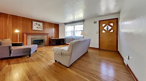 210 Lucille St, Glenshaw PA  15116-2033 exterior