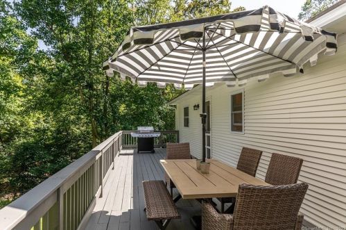 75 Candle Hill Rd, Danbury CT  06812-2412 exterior