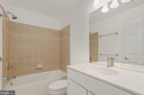 14757 Potomac Branch Dr, Woodbridge VA  22191-4030 exterior