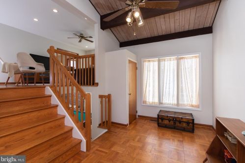 409 St David Dr, Mount Laurel, NJ 08054-2900