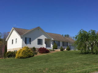 290 Mallard Cove Rd, Scruggs, VA 24121-2359