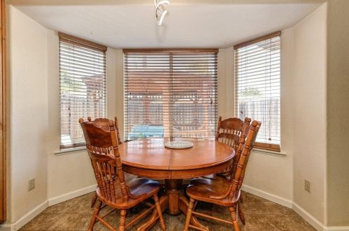 7321 Little Acorn Way, Rio Linda CA  95673-1336 exterior