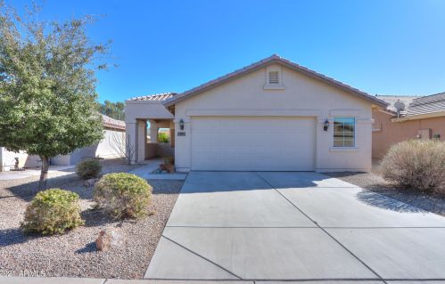 64 Pamplona Ln, Casa Grande, AZ 85194-9685