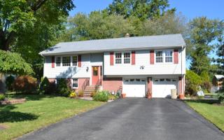 389 Edwards Rd, Parsippany NJ  07054-2208 exterior