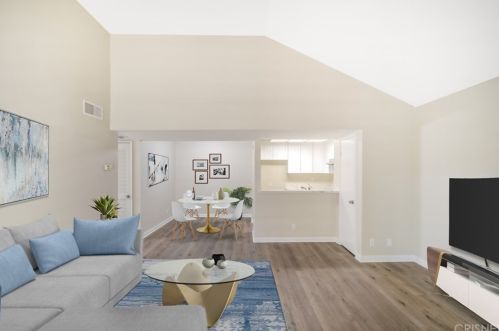 23811 Del Monte Dr, Santa Clarita, CA 91355-3373