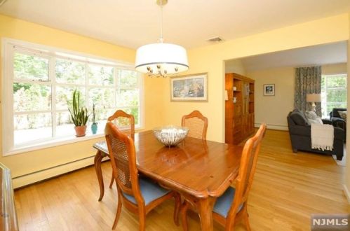 1 Ferris Ct, Ho Ho Kus NJ  07423-1017 exterior