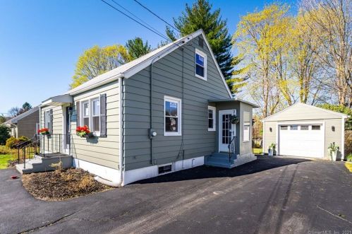 60 Crestwood Ave, Waterbury CT  06704-1621 exterior