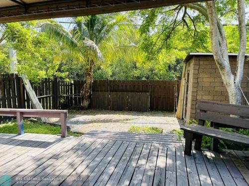 189 6th Ct, Dania Beach, FL 33004-3362
