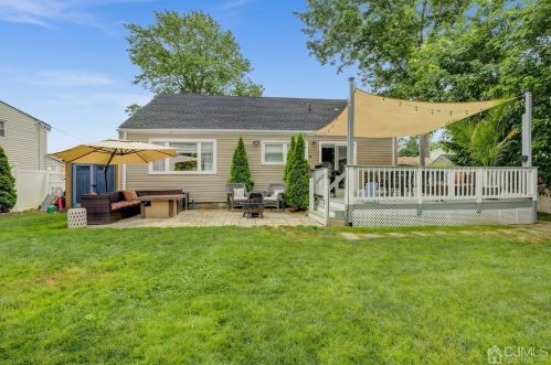 10 Calvin Ct, Old Bridge NJ  08857-2147 exterior