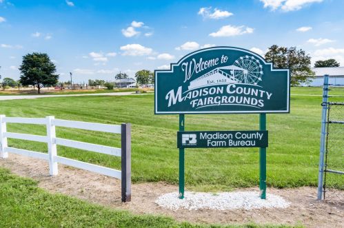 246 Jacqueline Dr, London OH  43140-1181 exterior