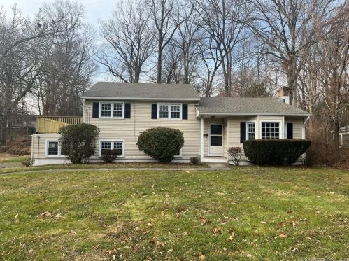 476 Pepper Ridge Rd, Stamford, CT 06905-2418