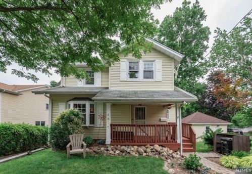 818 Park Ave, River Edge, NJ 07661-2421