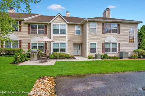 7 Racquet Rd, Belmar, NJ 07719-9400