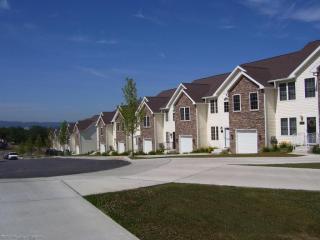 42 Mara Ln, Wilkes Barre PA  18702-7303 exterior