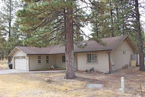 5711 Snead Ct, Weed, CA 96094-9356