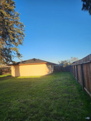 113 Kiwi St, Los Banos CA  93635-3127 exterior