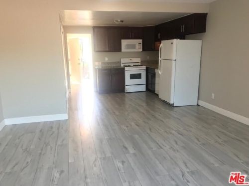 14902 Gilmore St, Van Nuys CA 91411-1423 exterior