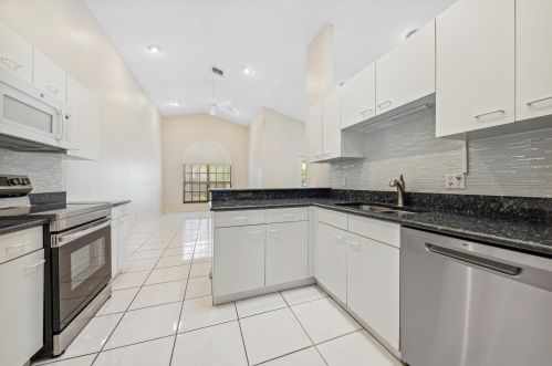 12401 Summer Springs Dr, Boynton Beach, FL 33437-2044