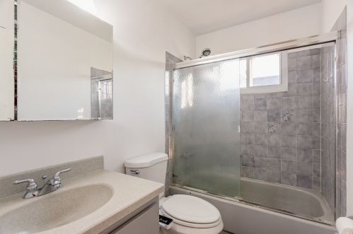187 2nd Ave, Babylon, NY 11704-3718