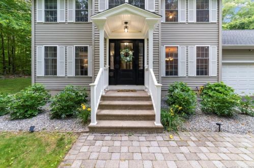 162 Cook Rd, Waterbury, CT 06712-1811