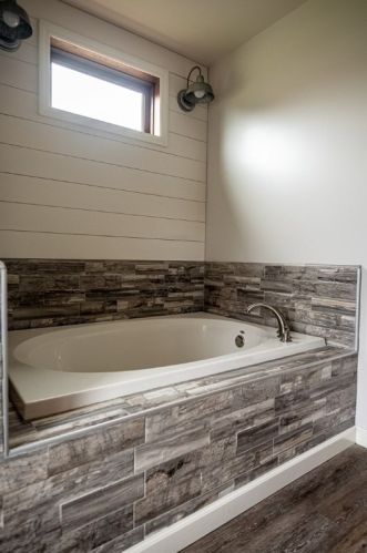 323 Blackhawk Rd, Beaver Falls PA  15010-1405 exterior