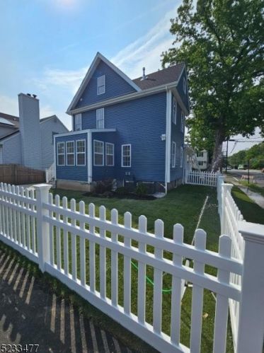 1 Burnside Ave, Cranford NJ  07016-2629 exterior