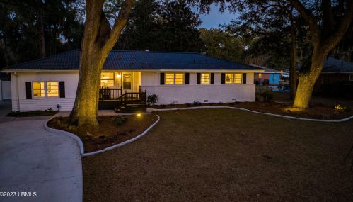 3003 Broad River Dr, Beaufort, SC 29906-6858
