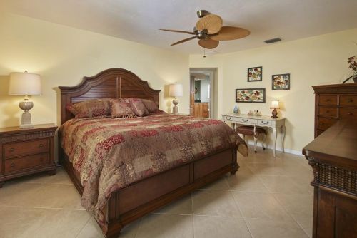 167 Leeward Ct, Marco Island, FL 34145-4111