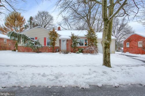 3209 Crest Rd, Harrisburg, PA 17109-1925