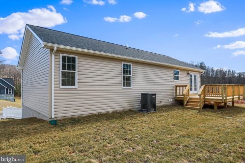 1198 Happy Ridge Dr, Front Royal VA  22630-5302 exterior