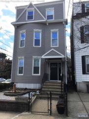 201 Jane St, Union City NJ  07086-5719 exterior