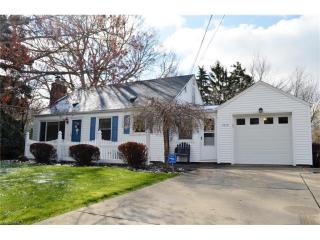 2412 Onahom Cir, Canton, OH 44705-2814