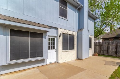 1732 Prescott Dr, Lewisville TX  75028-2078 exterior