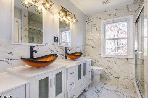 14 Ironwood Way, West Paterson NJ  07424-2019 exterior