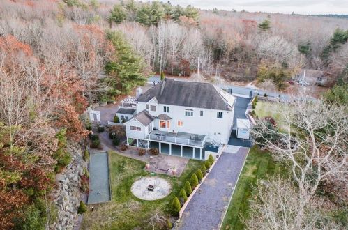 467 Robin Hollow Rd, West Greenwich RI  02817-2118 exterior