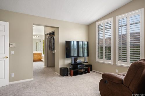 490 Tree Hollow Ct, Simi Valley CA  93065-7311 exterior